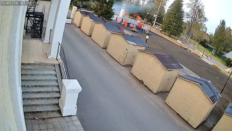 Подростки подожгли детскую площадку во Всеволожском районе 