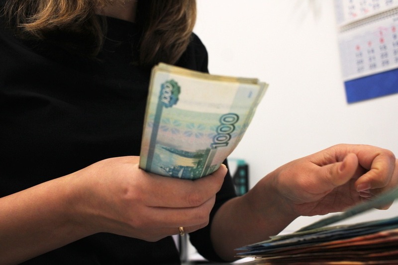 Омичка отдала мошенникам 2,5 миллионов рублей