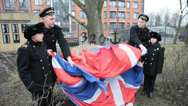 «Камень памяти» в честь русских и белорусских морских пехотинцев установили в Кронштадте