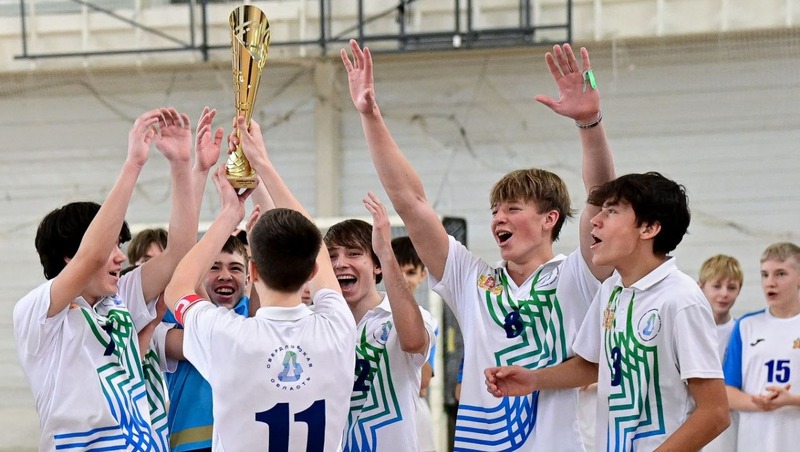 Свердловские спортсмены стали победителями Всероссийского турнира по индорхоккею