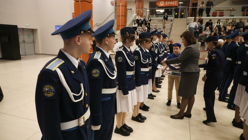 Беглов: Около 9 тыс. детей учатся в кадетских классах Петербурга