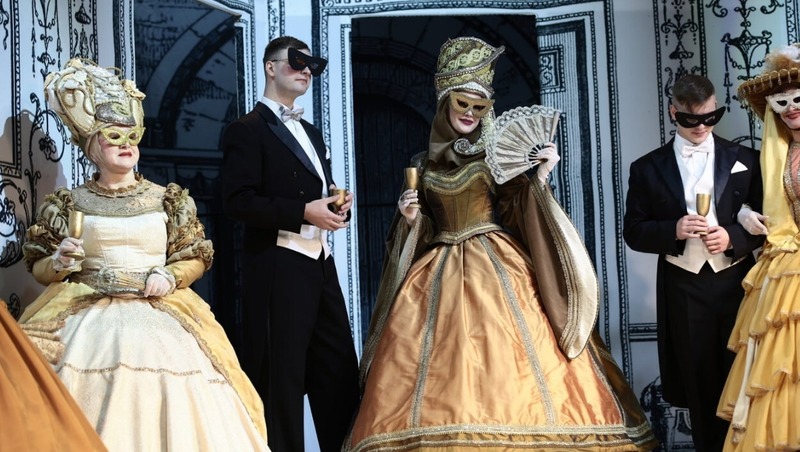 Выставка театрального костюма оперетты «Летучая мышь» состоится в парке «Маяк» 11 декабря