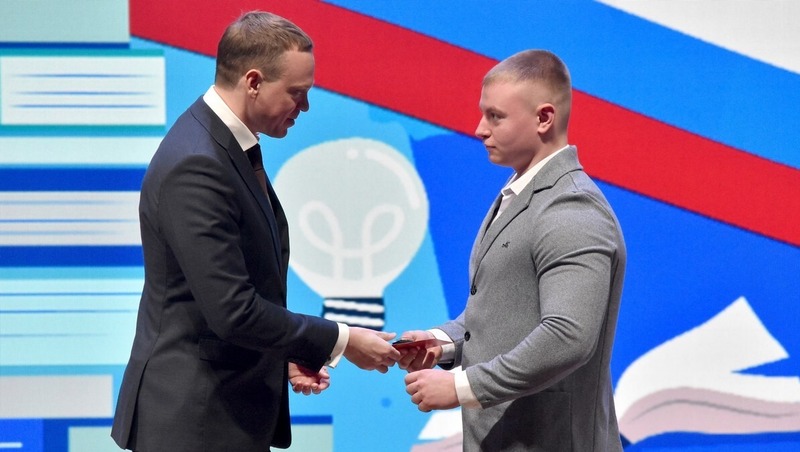 Малков вручил награды лучшим студентам и преподавателям ссузов в Рязани