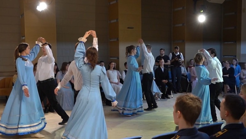 80 человек стали участниками Сретенского бала во Владимире