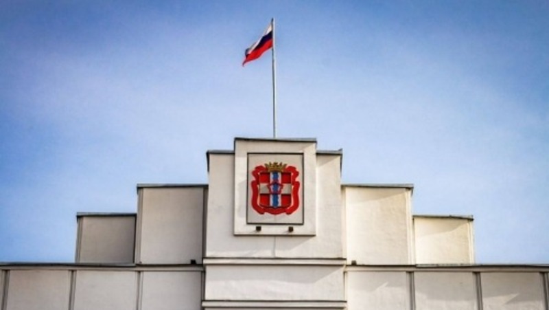 Около 600 сирот получили жилье в Омской области за год