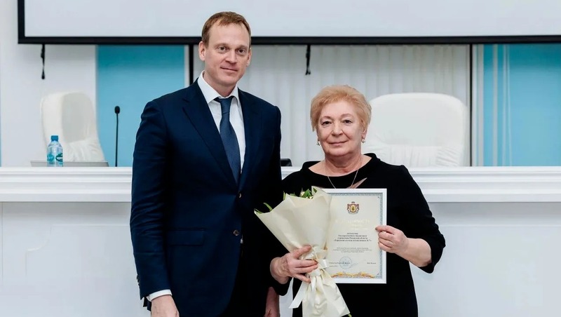 Губернатор Малков вручил региональные награды лучшим врачам
