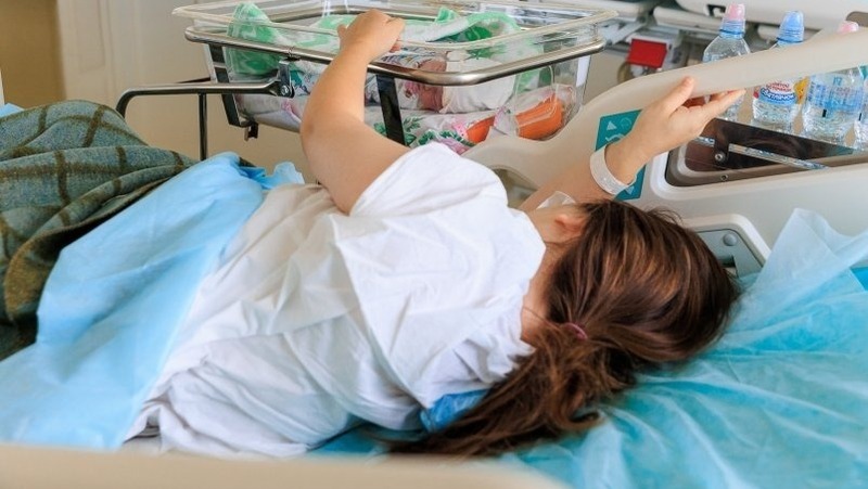 Повышенное пособие на роды и беременность получат студентки региона с 1 сентября