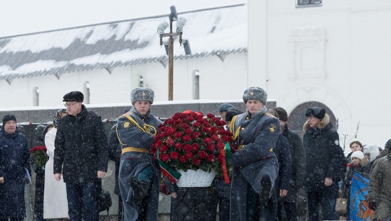Минниханов и Метшин возложили цветы к памятнику Джалиля в честь 120-летия поэта