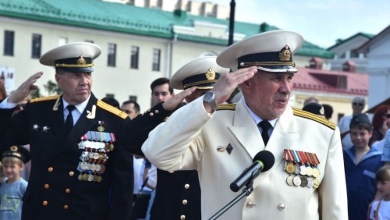 Путин поздравил моряков с Днем военно-морского флота