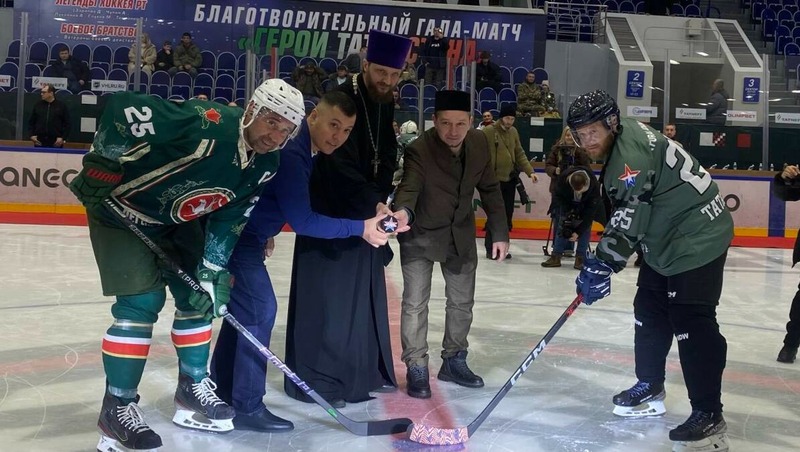 Хоккеист «Ак Барска» Данис Зарипов принял участие в благотворительном гала-матче в Казани