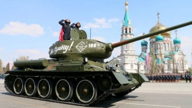 Танк Т-34 проедет по Соборной площади Омска в День Победы