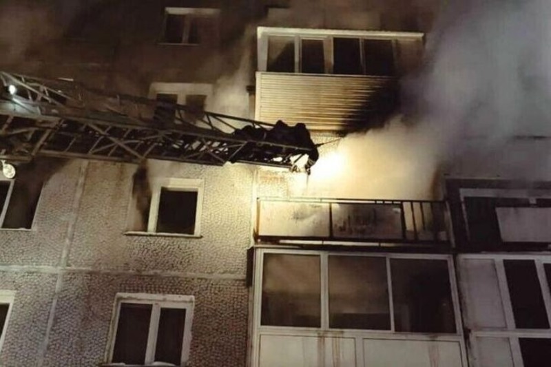 Пожар в омской девятиэтажке: спасены 16 человек, включая детей