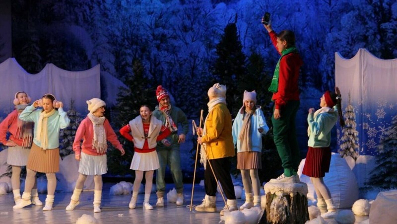 Около 1 тыс. детей из регионов Приволжья посетили главную новогоднюю ёлку ПФО