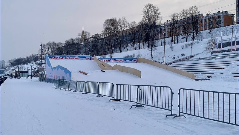 2 бесплатных склона для сноуборда и горных лыж открыли на набережной Камы в Перми