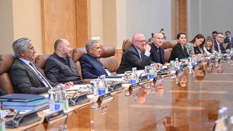 Минниханов представил экономические достижения Татарстана кадровому резерву Кировской области