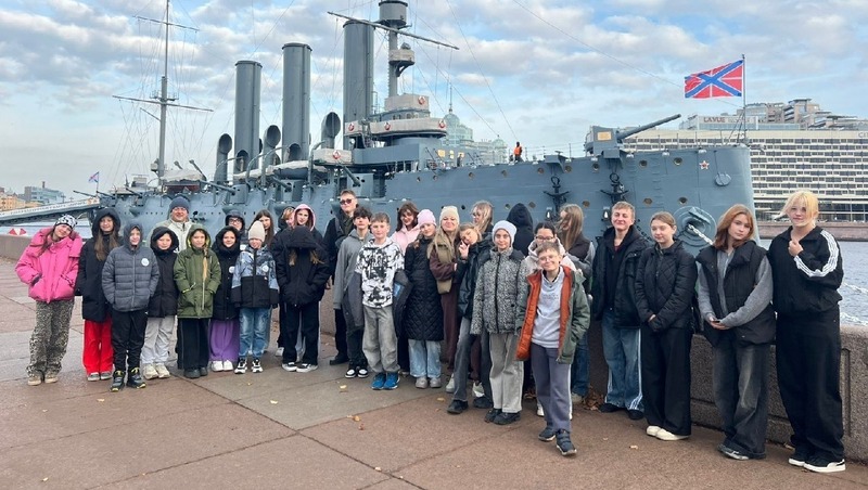 27 колымских школьников побывали в туристическо-экскурсионной поездке в Санкт-Петербурге