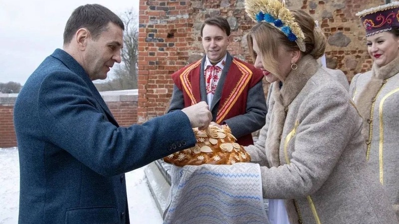 Д.Демешин поздравил жителей региона с Днем единения народов России и Беларуси