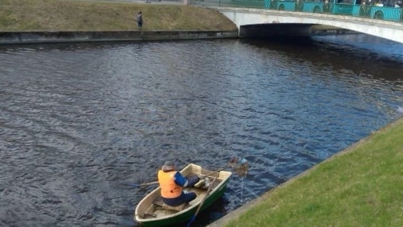 Природоохранный флот приступил к летней уборке акваторий в Петербурге