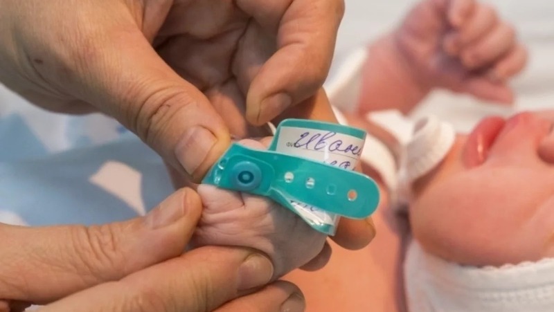 Более 700 малышей родились за неделю в регионе