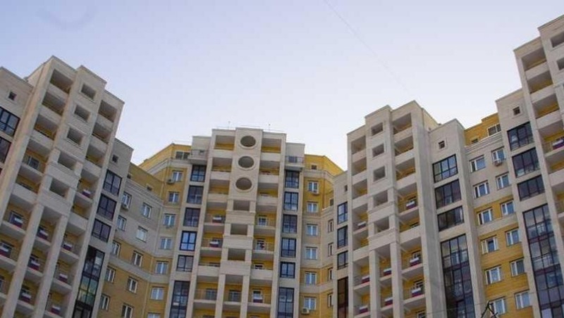 В Омске продажи квартир в новостройках снизились почти на четверть с начала года