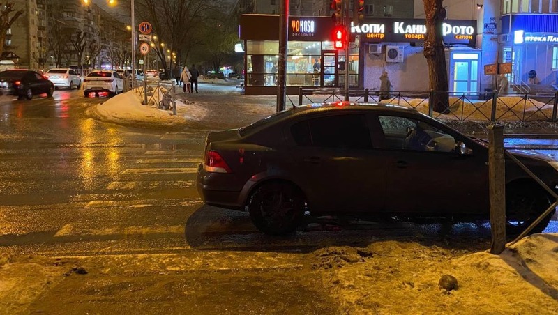 Женщина-водитель сбила мужчину на пешеходном переходе в Казани
