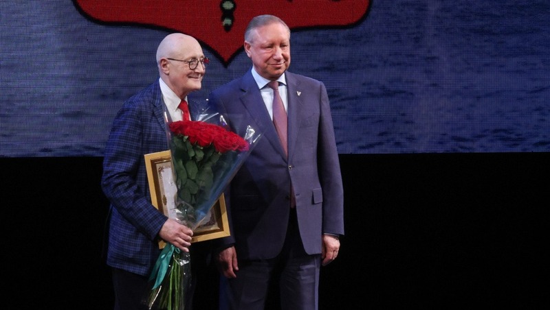 Беглов поздравил Молодёжный театр на Фонтанке с 45-летием