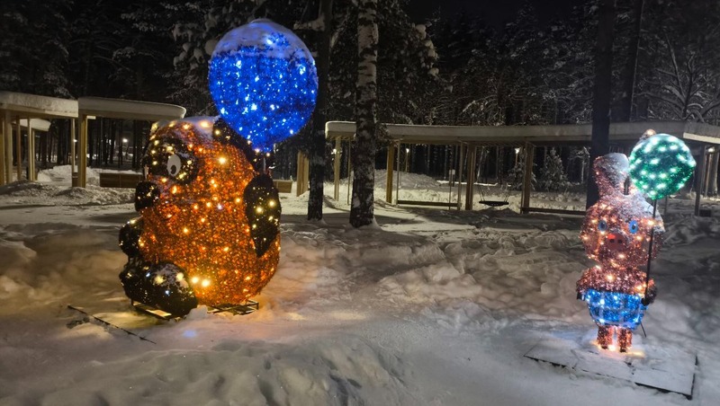 Световые фигуры героев «Союзмультфильма» установили в пермском парке Балатово