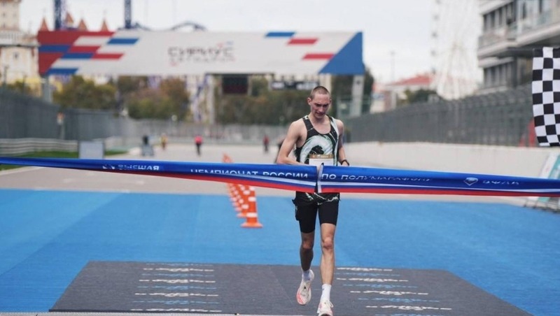 Нижегородец Сергей Шаров стал лучшим на чемпионате России по бегу на дистанции 21,1 км