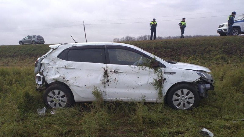 Автомобиль съехал в кювет на трассе под Елабугой