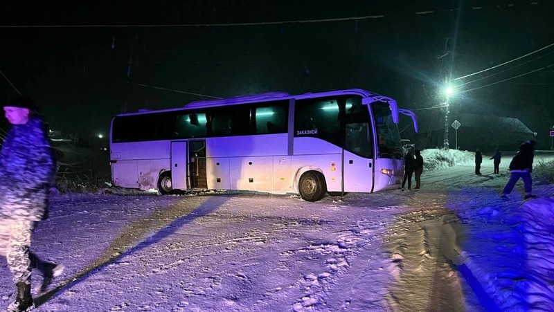 Автобус с детской хоккейной командой попал в ДТП в Нязепетровске
