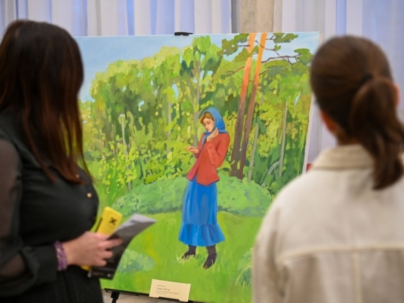 В Омске представили выставку-путешествие по сибирскому фольклору якутской художницы 