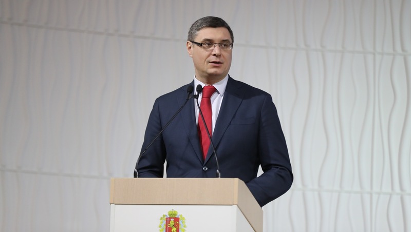 Губернатор Авдеев поздравил энергетиков региона с профессиональным праздником