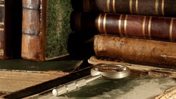 Подборка лучших книг в жанре детектив в 2025 году