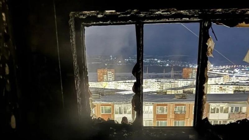 Новогодняя елка спалила квартиру многодетной семьи в Магадане