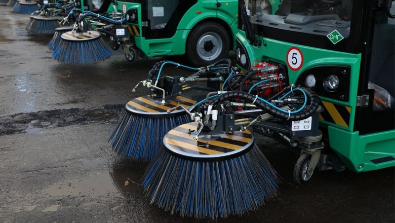 16 единиц новой техники для уборки города поступили в Самару