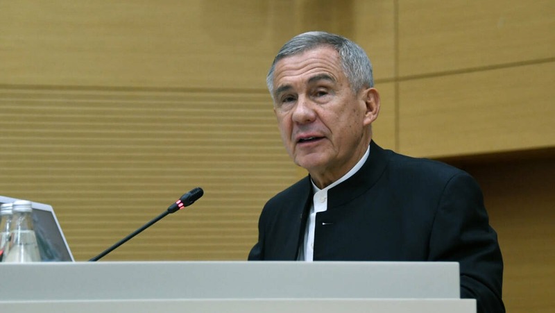 Минниханов поздравил деятелей культуры Татарстана с профессиональным праздником