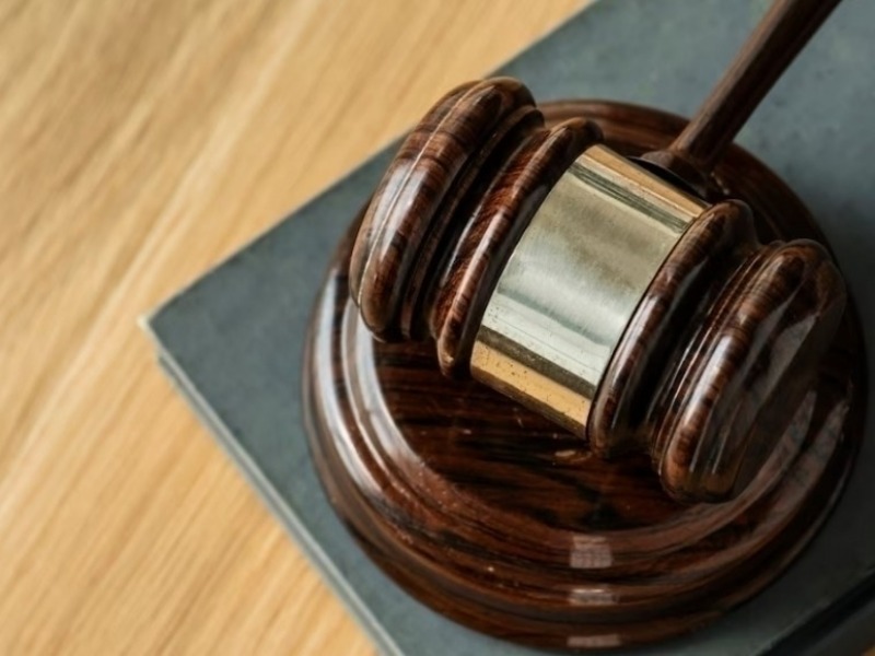 Суд в Омске оштрафовал мужчину на 400 тысяч рублей за хранение немаркированных сигарет