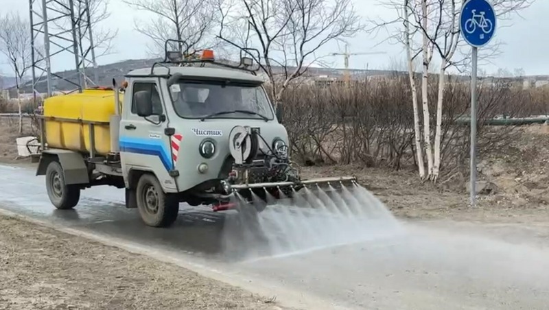 Дополнительные силы привлекли к уборке после зимы в Магадане
