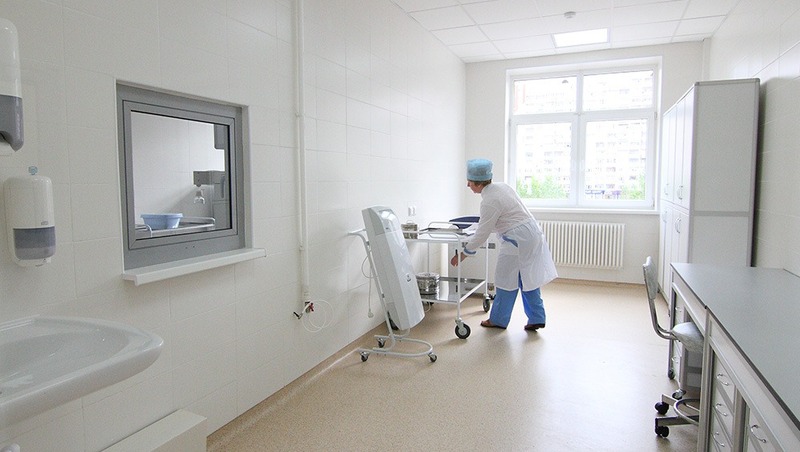 В детской поликлинике Казани обрушилась крыша