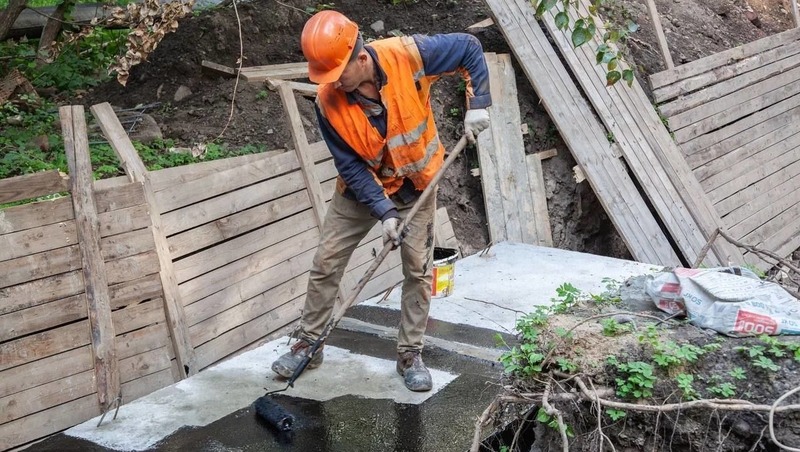 Более 3 км теплосетей в районе Щемиловки обновляют в Петербурге