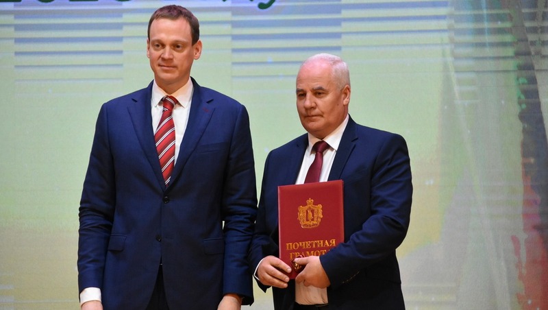 Лучшим работникам агропромышленного комплекса вручили награды в Рязанской области