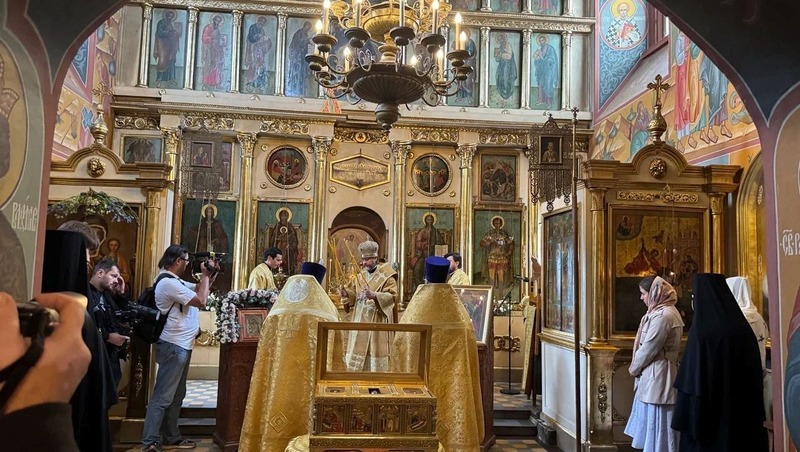 Частицу мощей святителя Николая Чудотворца доставили из Петербурга в Москву