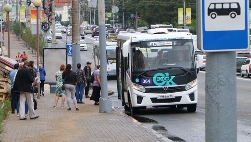 Омские автобусы могут перейти на оплату проезда по геолокации