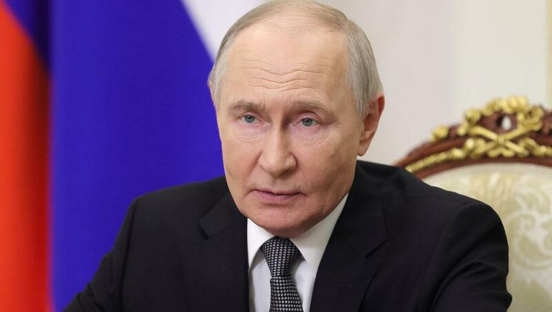 Путин поручил сформировать состав флота для северного завоза