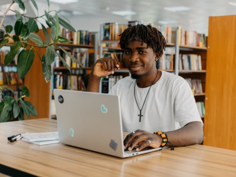 Обучающийся в Омске студент из Мозамбика стал победителем всероссийского конкурса «WOW! RUSSIA»