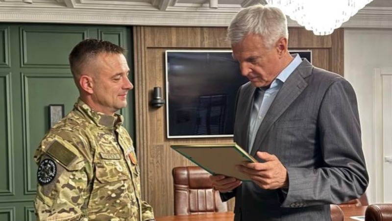 Носов обсудил с участником СВО поддержку бойцов на фронте