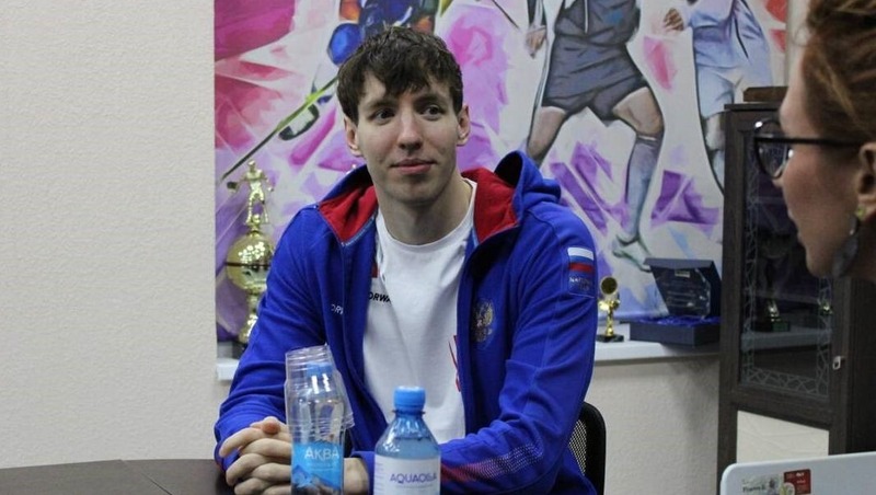 Чемпион мира по плаванию И. Кожакин встретился с колымчанами