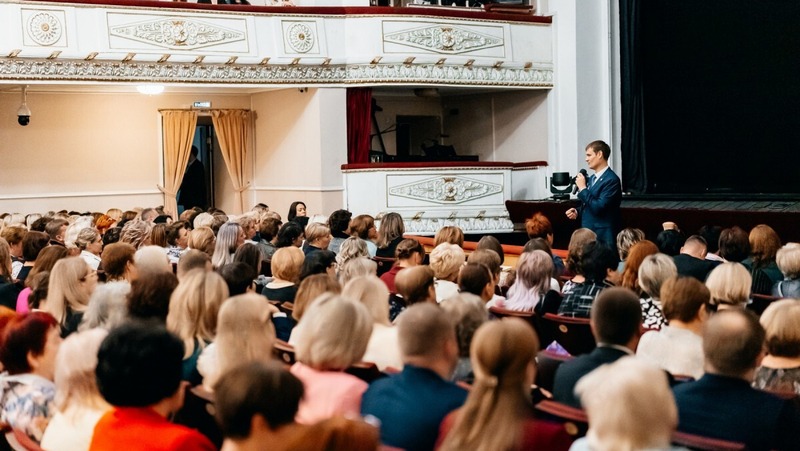 11 нижегородских педагогов получили звания «Почётный работник сферы образования РФ»