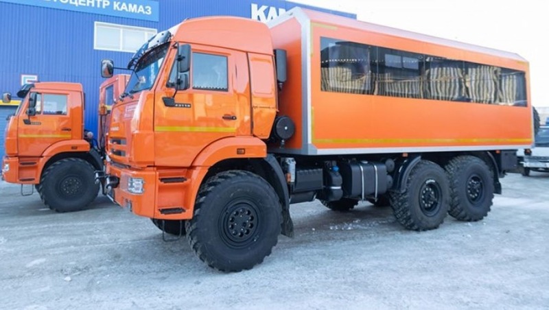 Современные вахтовки могут возить жителей Магаданской области во время непогоды