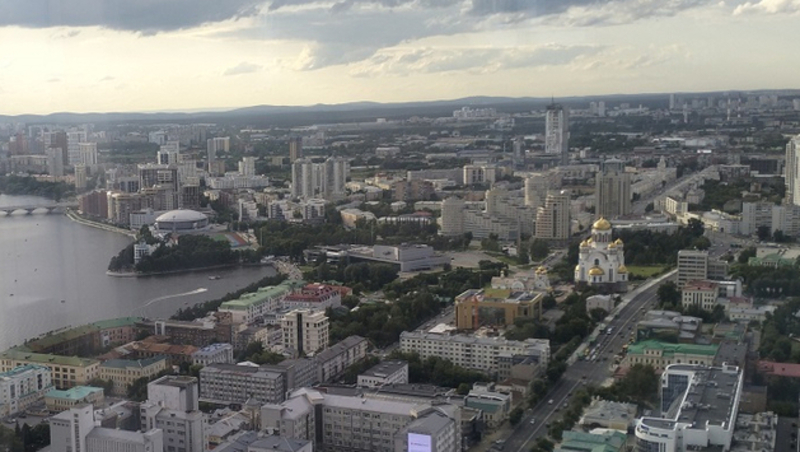 
В Екатеринбурге более четырех с половиной часов действовал режим угрозы БПЛА       